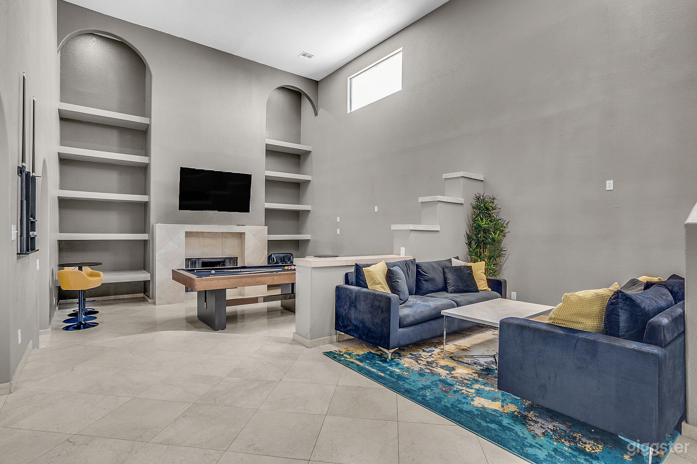 Newly Renovated Grand Casa Photo 3