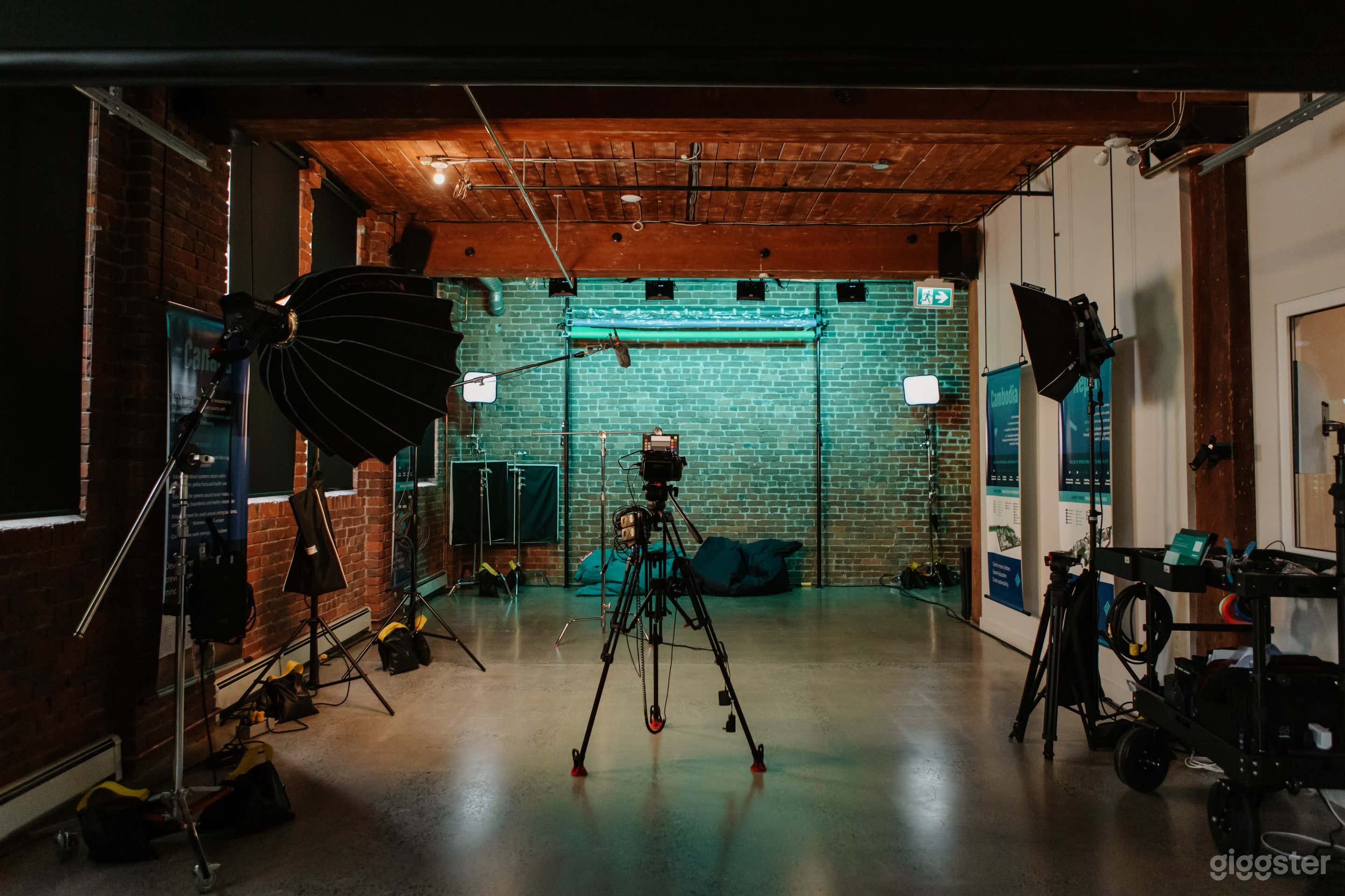 Production Studio for Photo or Video Shoots Photo 1