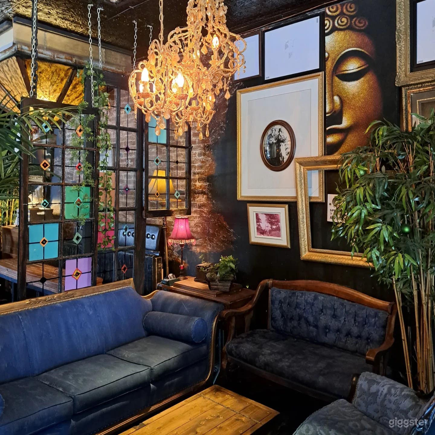 Cozy Vintage Cafe Venue Photo 1