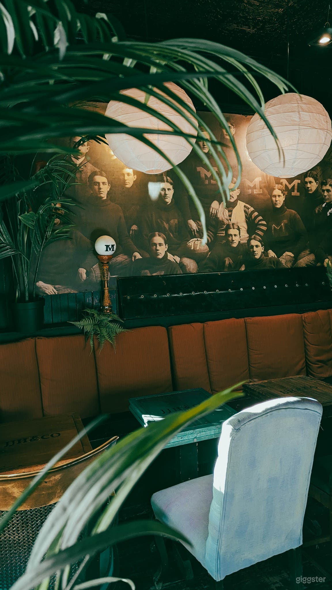 Cozy Vintage Cafe Venue Photo 4