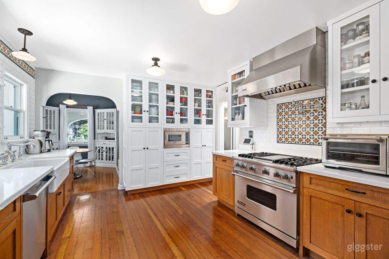 Classic 1932 Spanish Colonial with period updates Photo 4