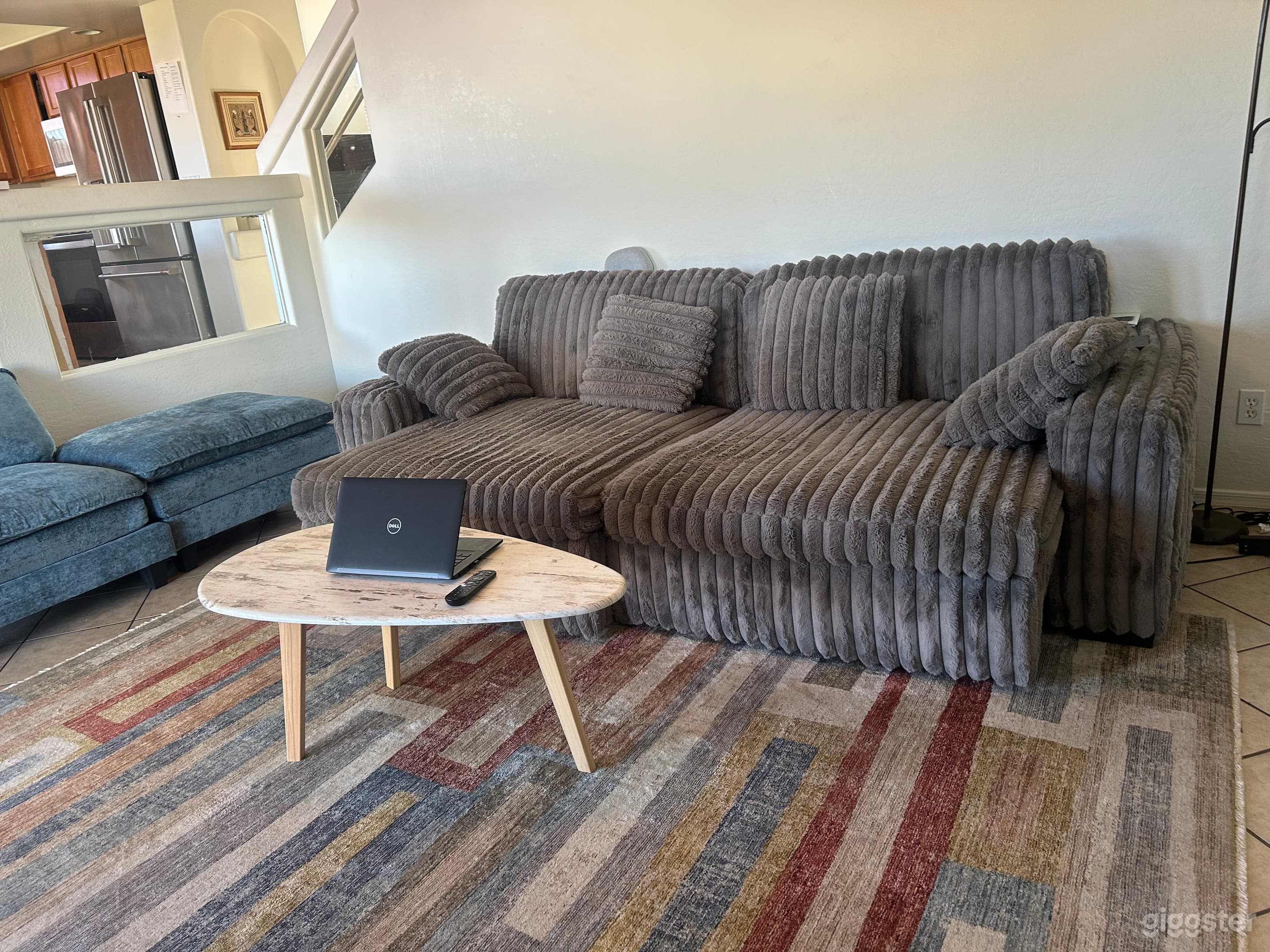 Luxury Marble Kitchen & 5,000sqft Yoga/Film Patio Photo 4