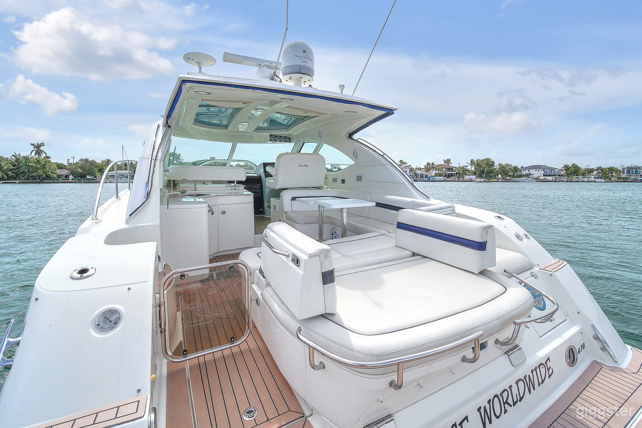 Sleek 47' Sea Ray  Photo 3