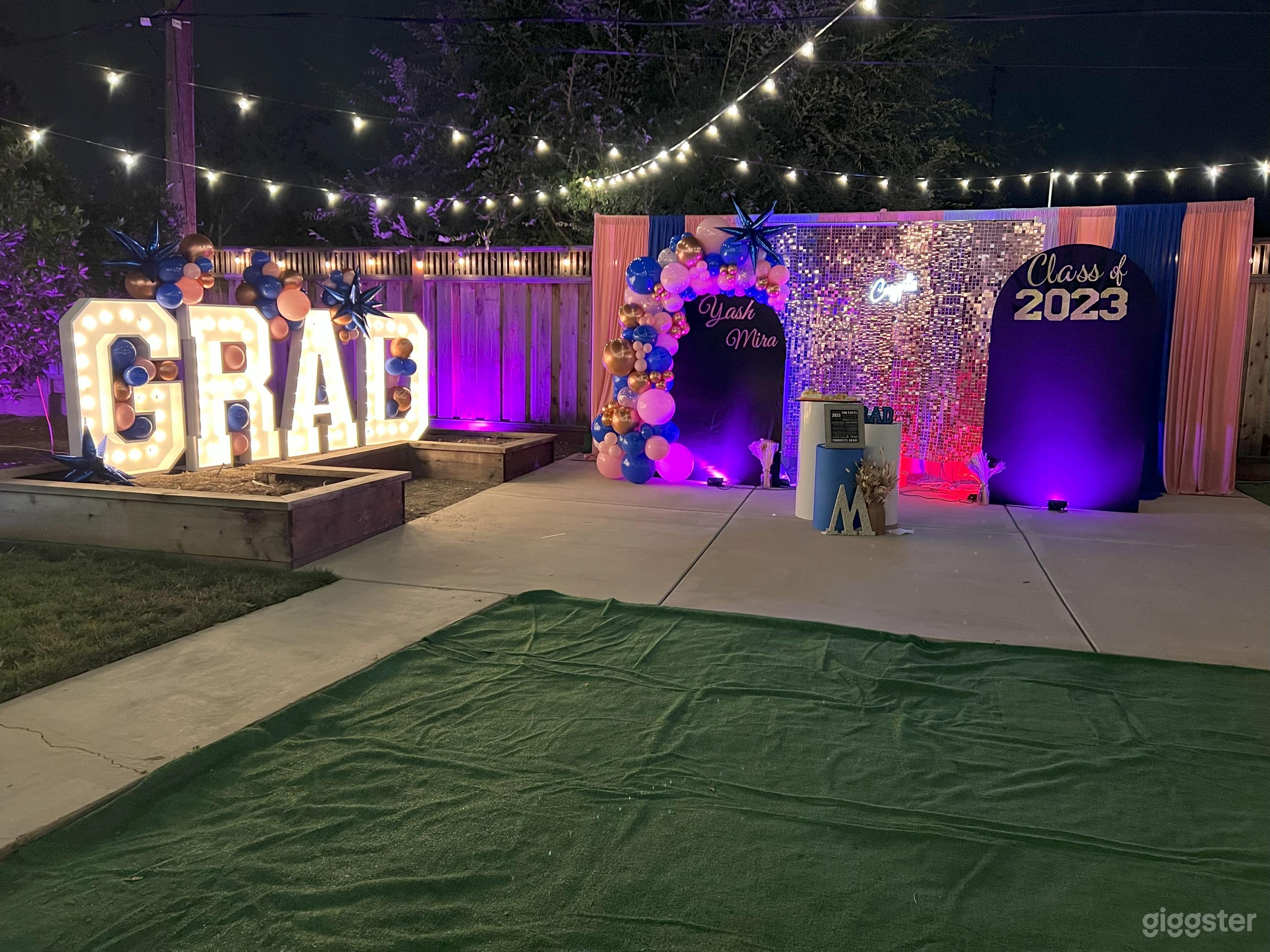 Huge Backyard Perfect for all Outdoor Celebrations Photo 4