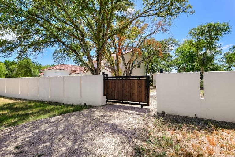  Wall to Exterior of Property 