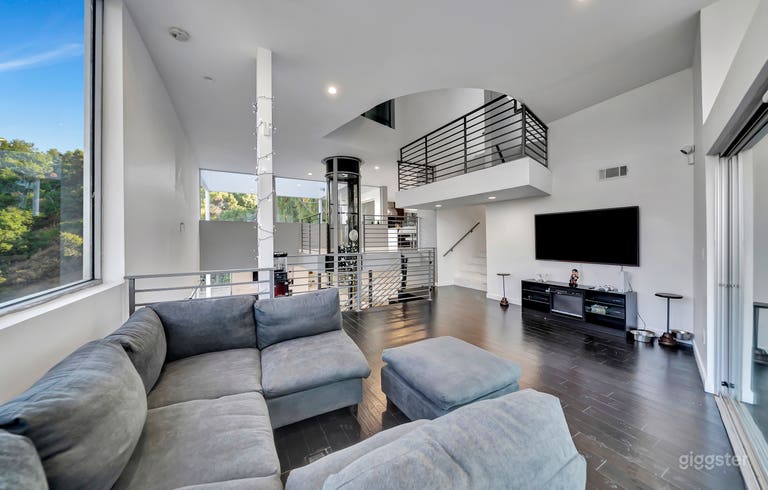  4-Story Hollywood Hills Mansion w/ Sweeping Views 