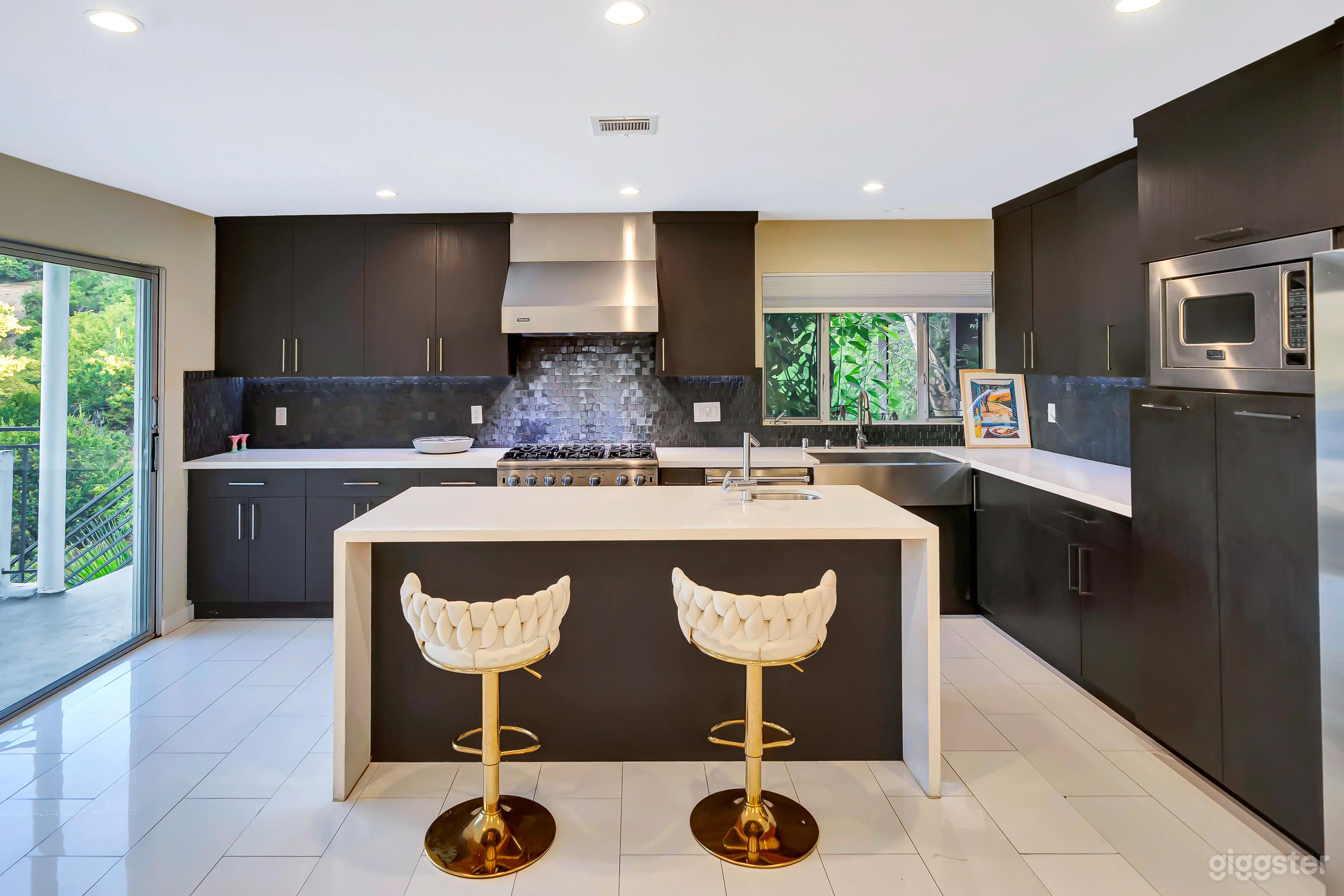 4-Story Hollywood Hills Mansion w/ Sweeping Views Photo 4