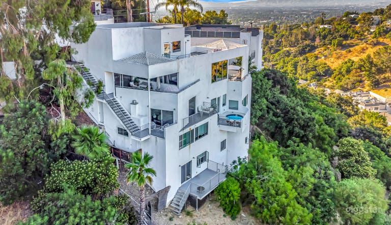  4-Story Hollywood Hills Mansion w/ Sweeping Views 