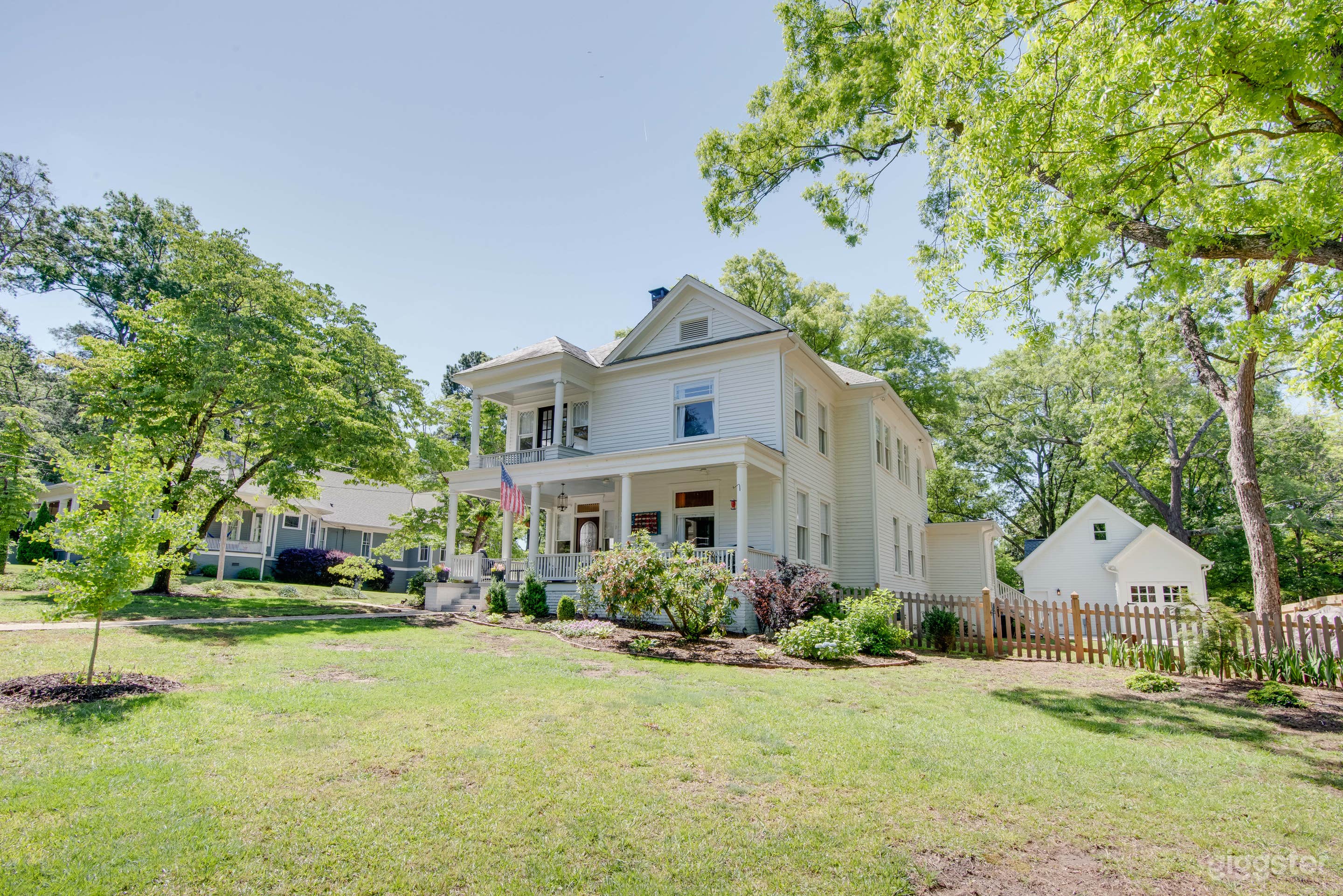 Beautiful home built in 1898 and renovated in 2020 Photo 2