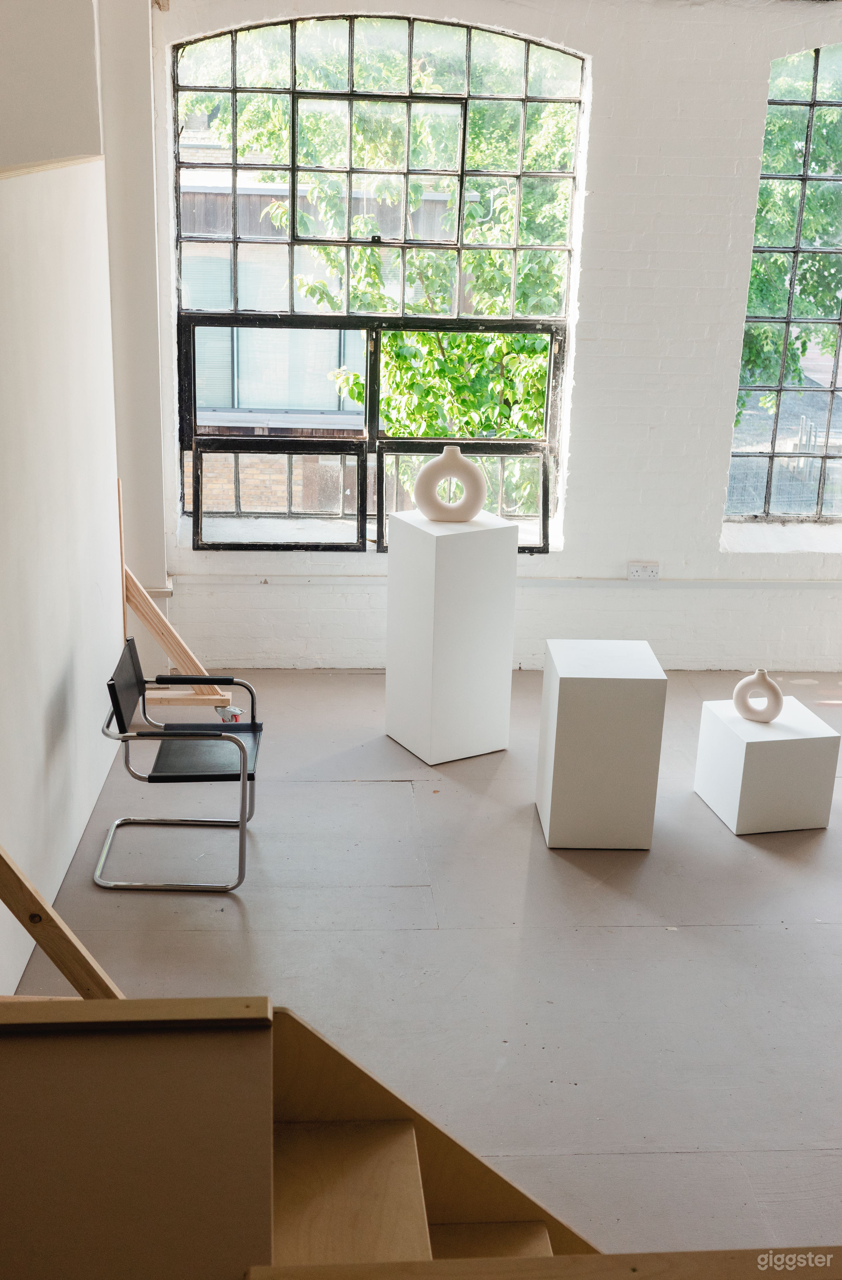 North-facing Daylight Photography Studio  Photo 4