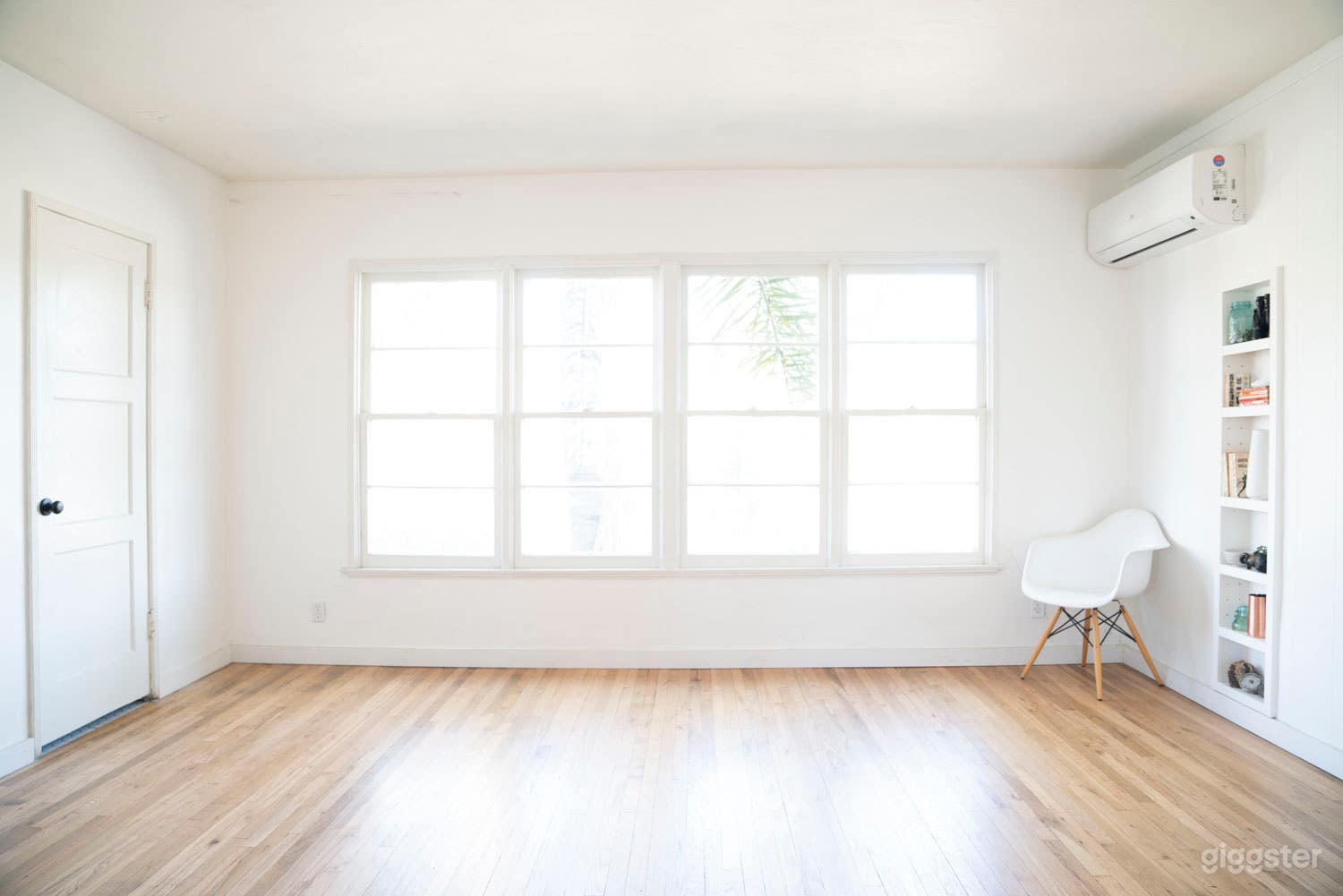 Hilltop Studios LA indoor/outdoor daylight studio Photo 1