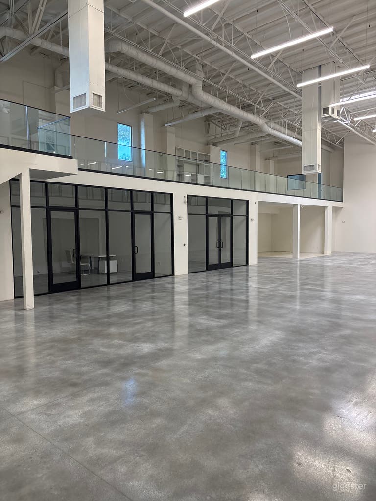  Plateau de production sur deux étages + bureaux à Burbank 
