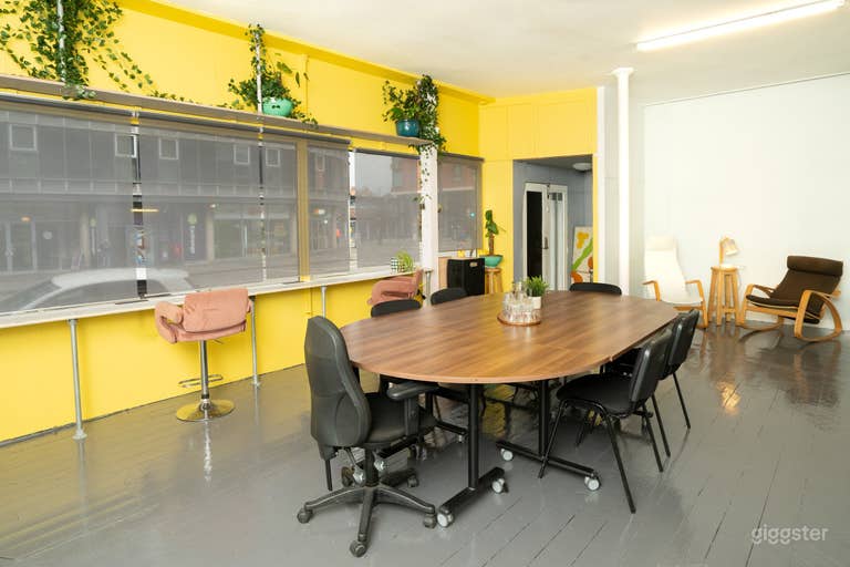  Private Meeting Room 