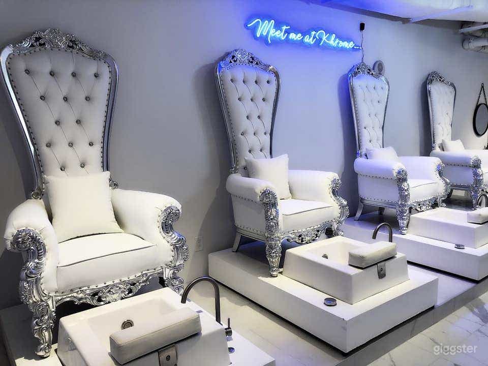 Luxurious Nail Bar in Edmonton Photo 3