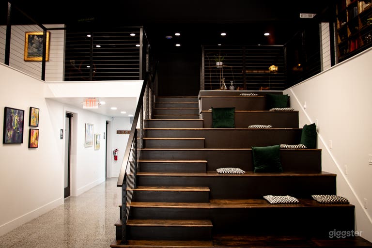  Bleacher seats for working or photoshoots 