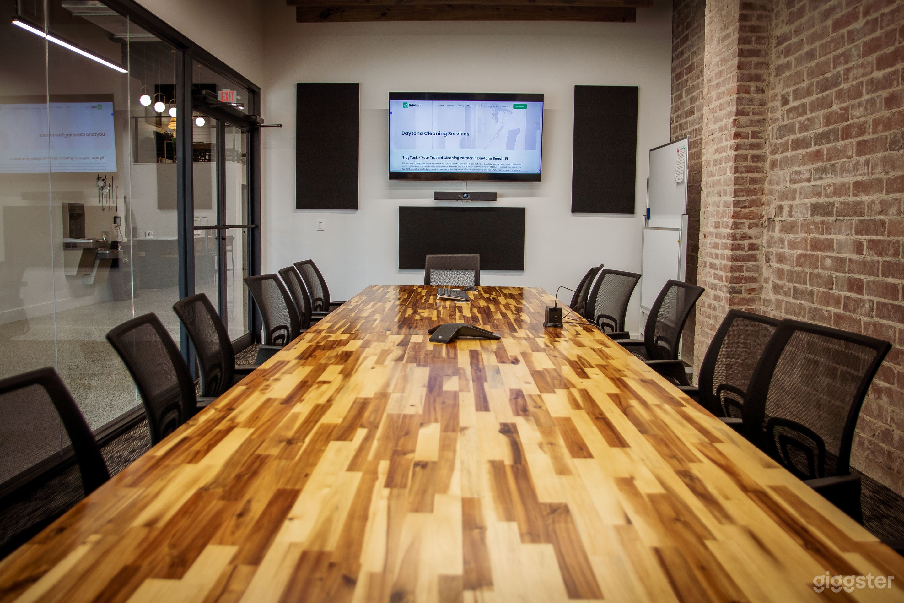 Large conference room, seats up to 20