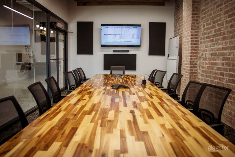  Large conference room, seats up to 20 