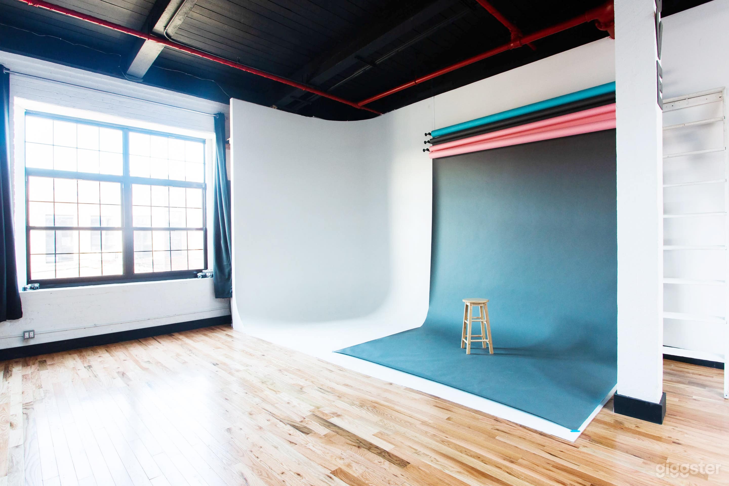 Corner Cyc Wall with Seamless Paper