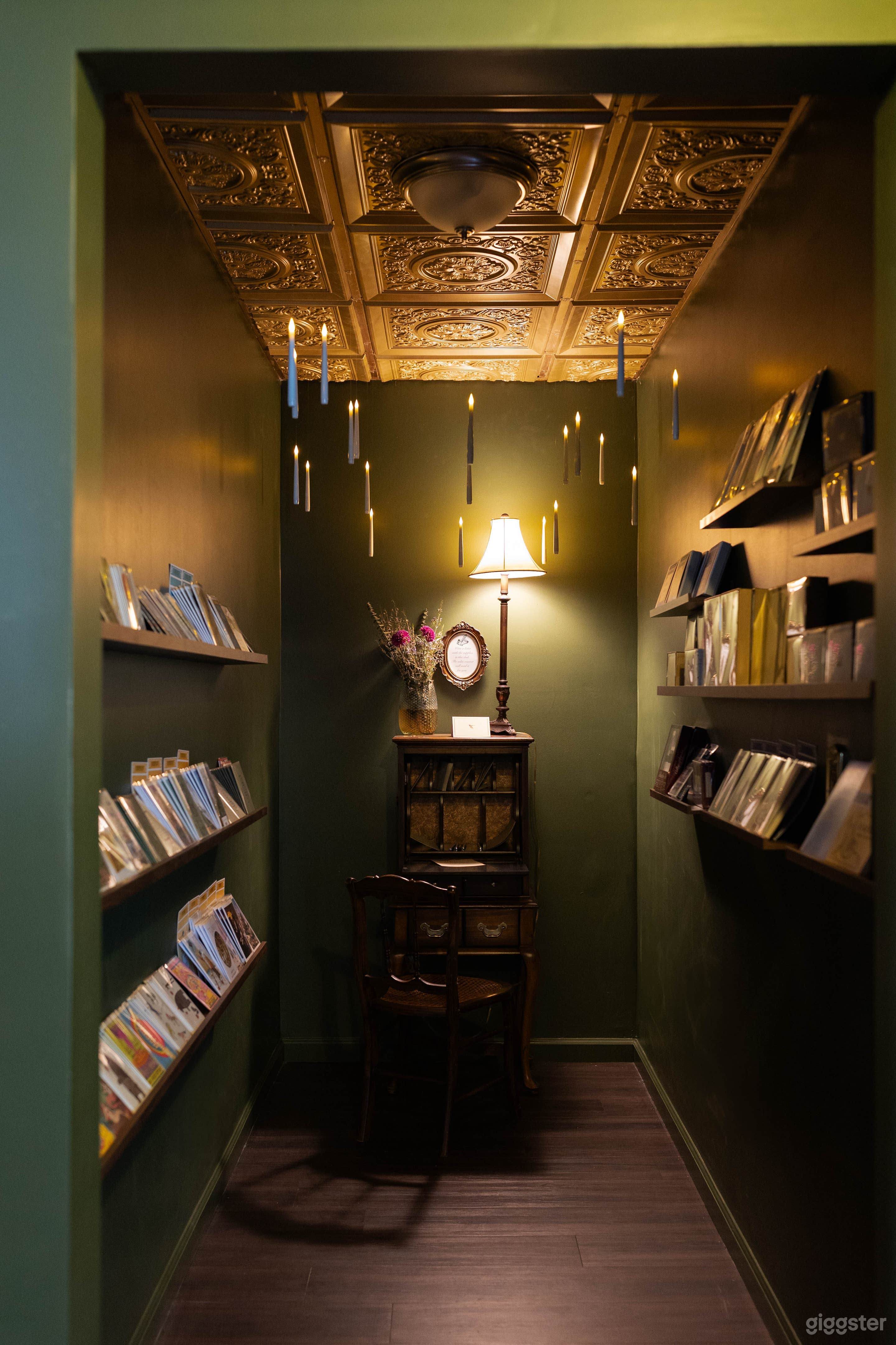 Bookstore in Chamblee (Cozy, Warm, Inviting!) Photo 4