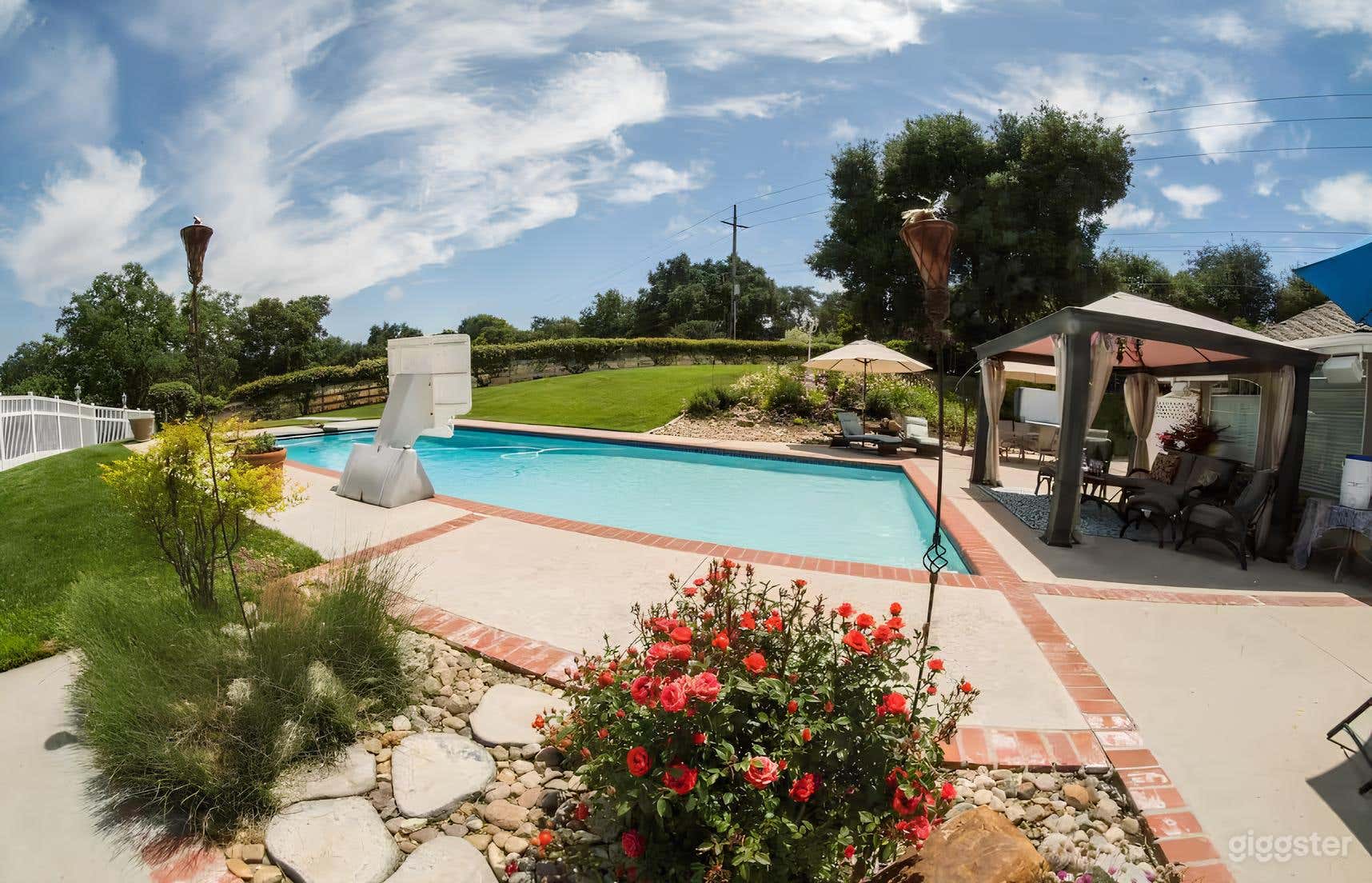 Poolside Bliss &amp; Hot Tub Retreat Photo 2