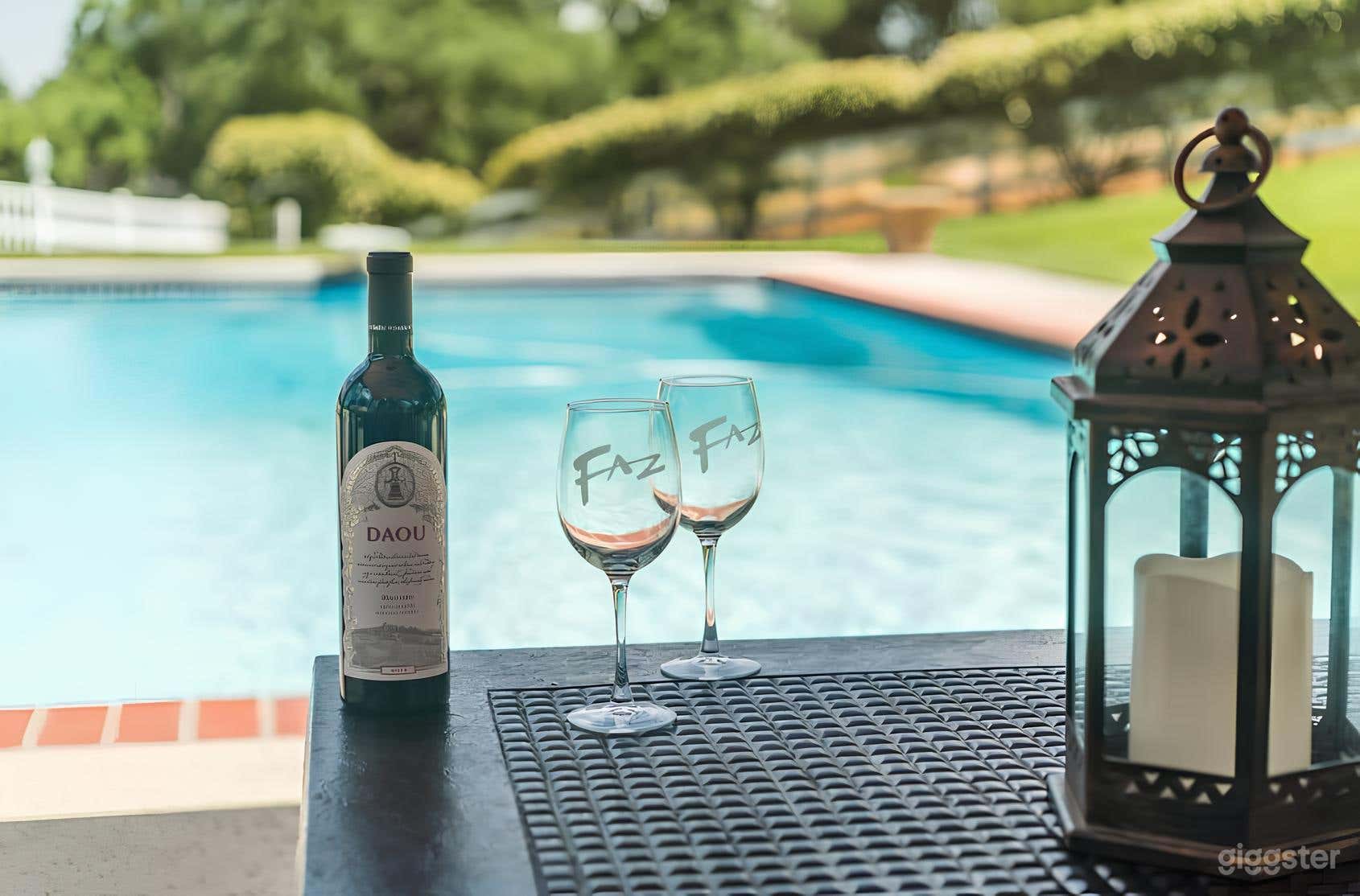 Poolside Bliss &amp; Hot Tub Retreat Photo 4