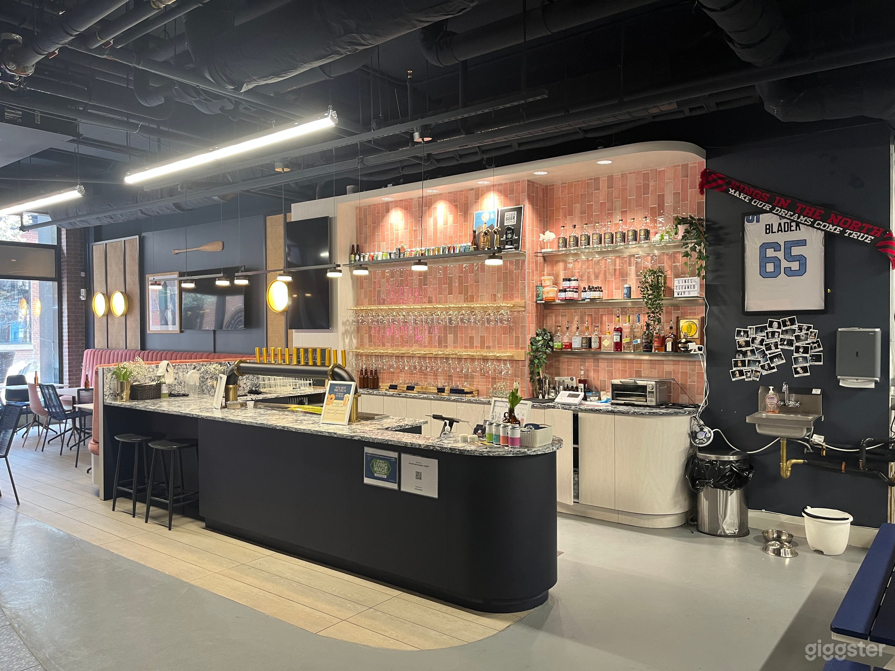 Inviting &amp; Versatile Brewery in Liberty Village Photo 4