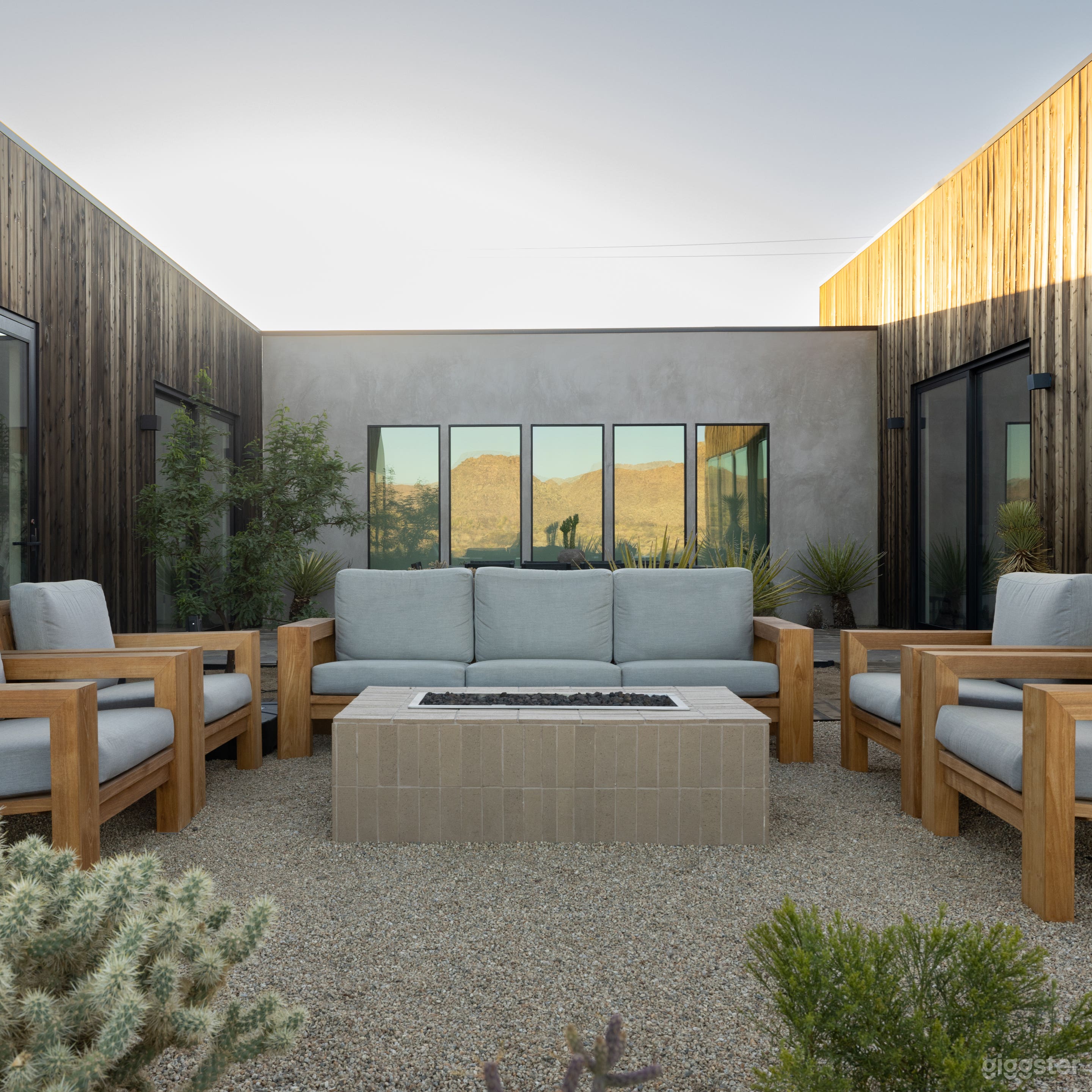 Timber House - Joshua Tree Views, Pool & Spa Photo 1