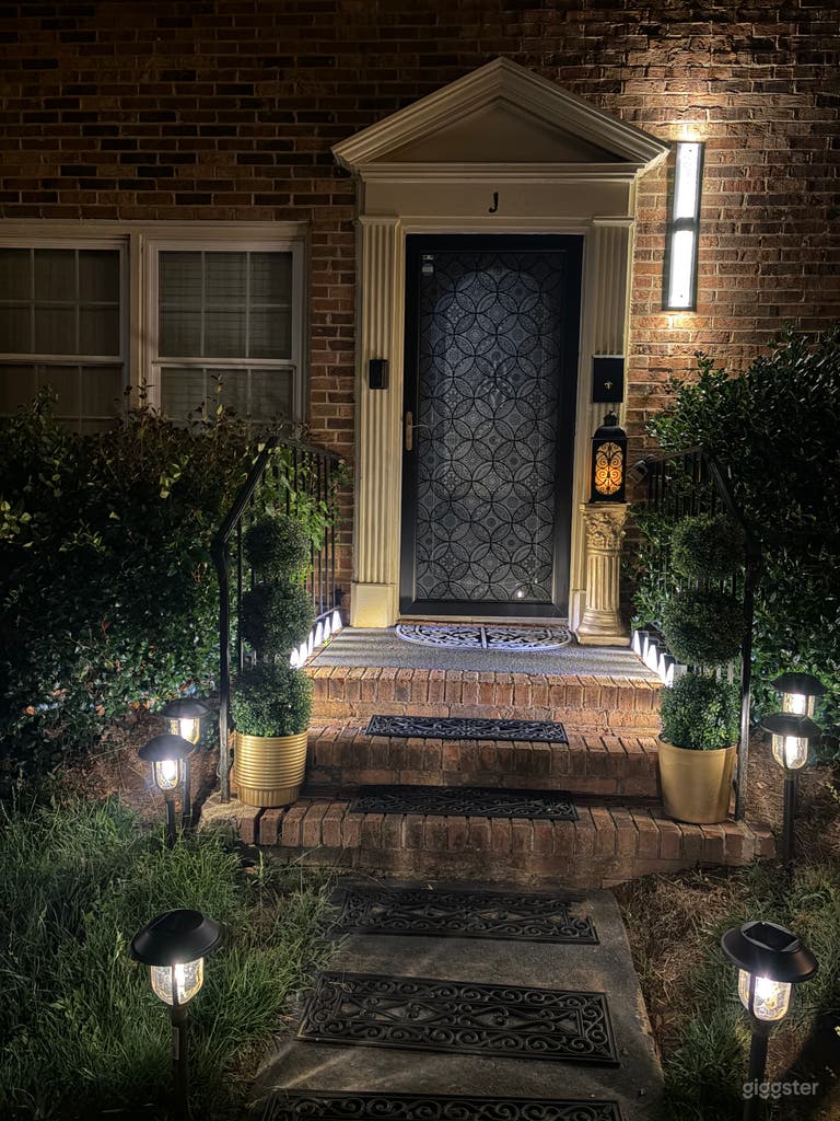  Luxury Getaway at Js Place 