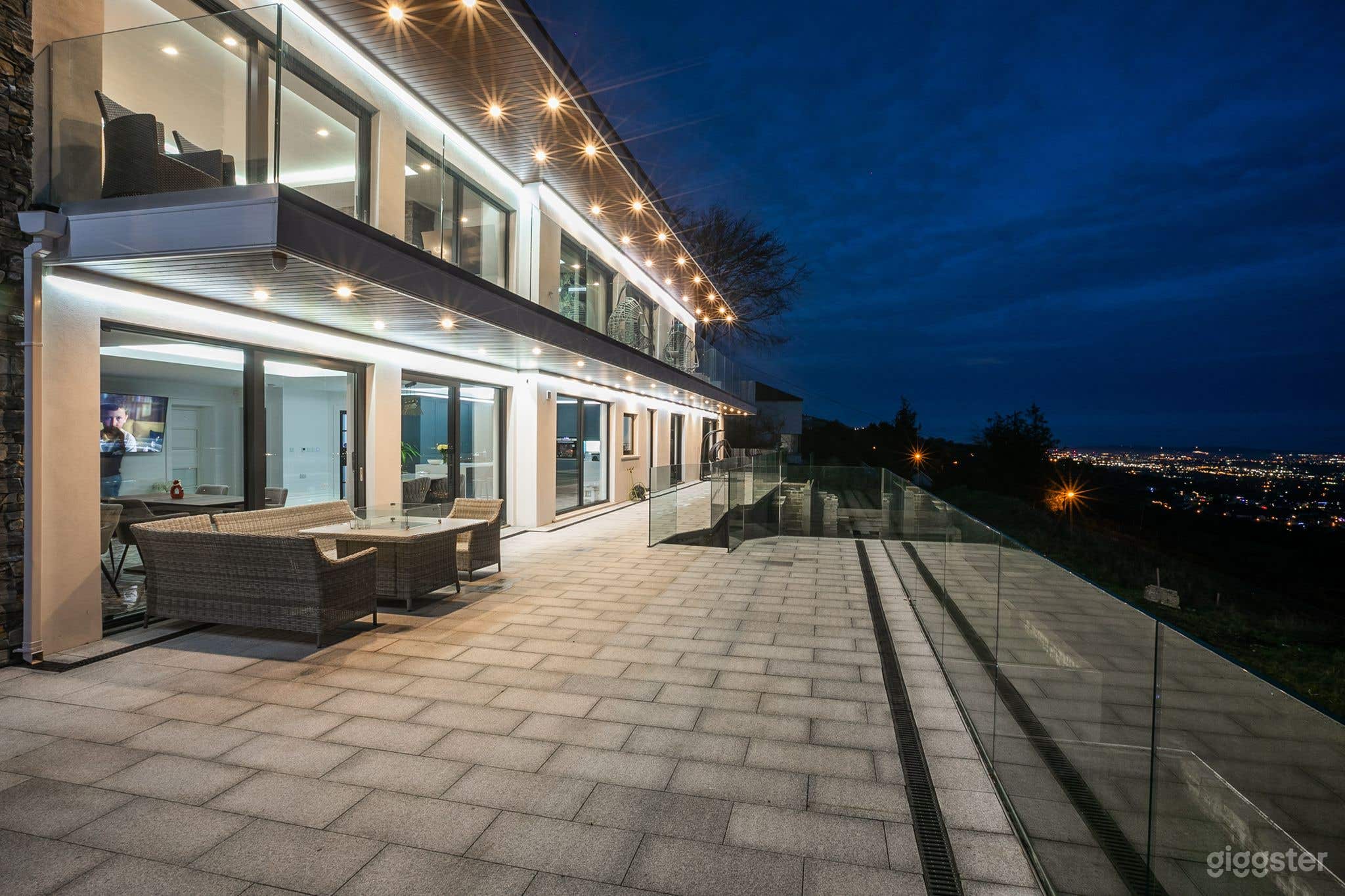 Modern American Style Villa  Photo 1