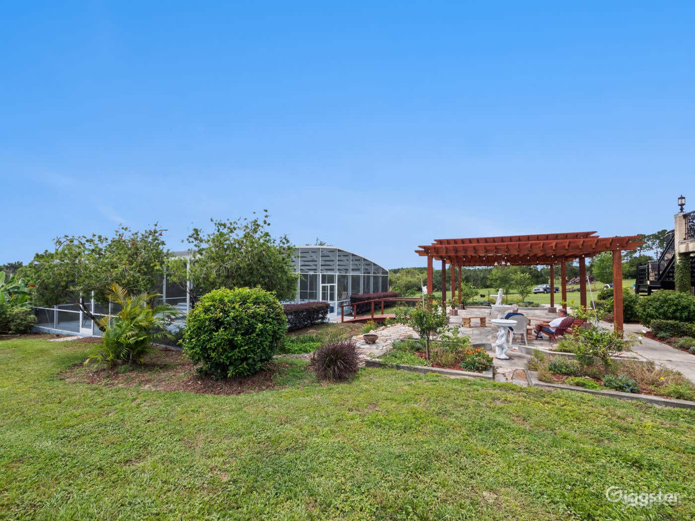 Captivating Pool with Astounding View of Nature Photo 4