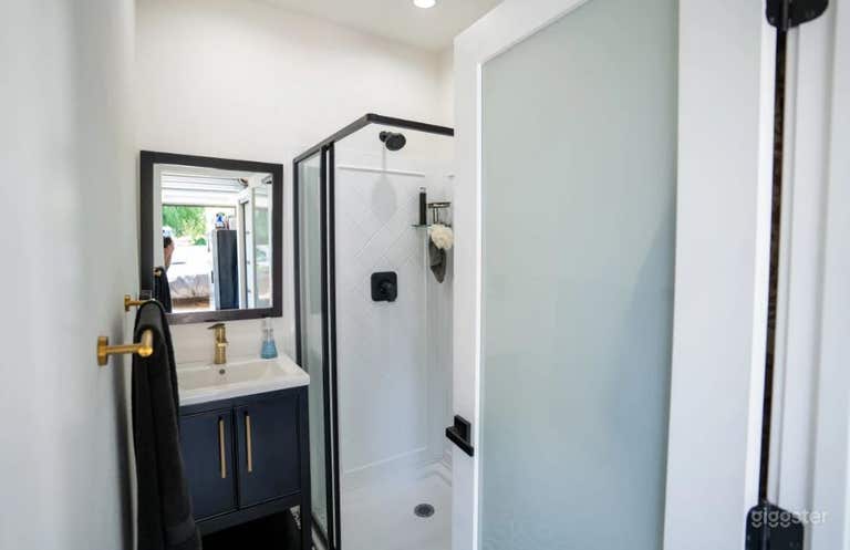  1947 Mid Century Home Located on a Culdesac 