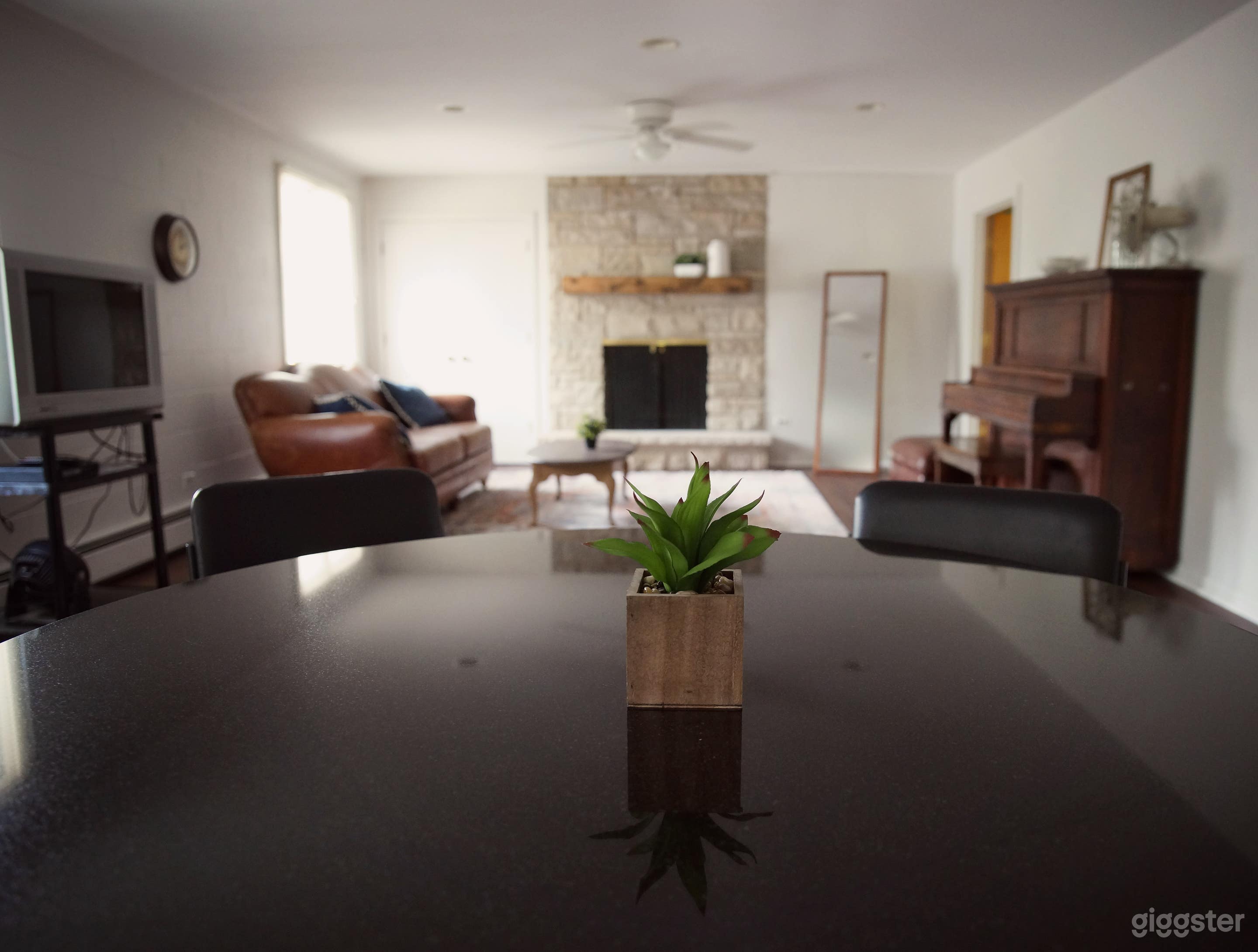 The Fireside Room in Itasca Photo 2