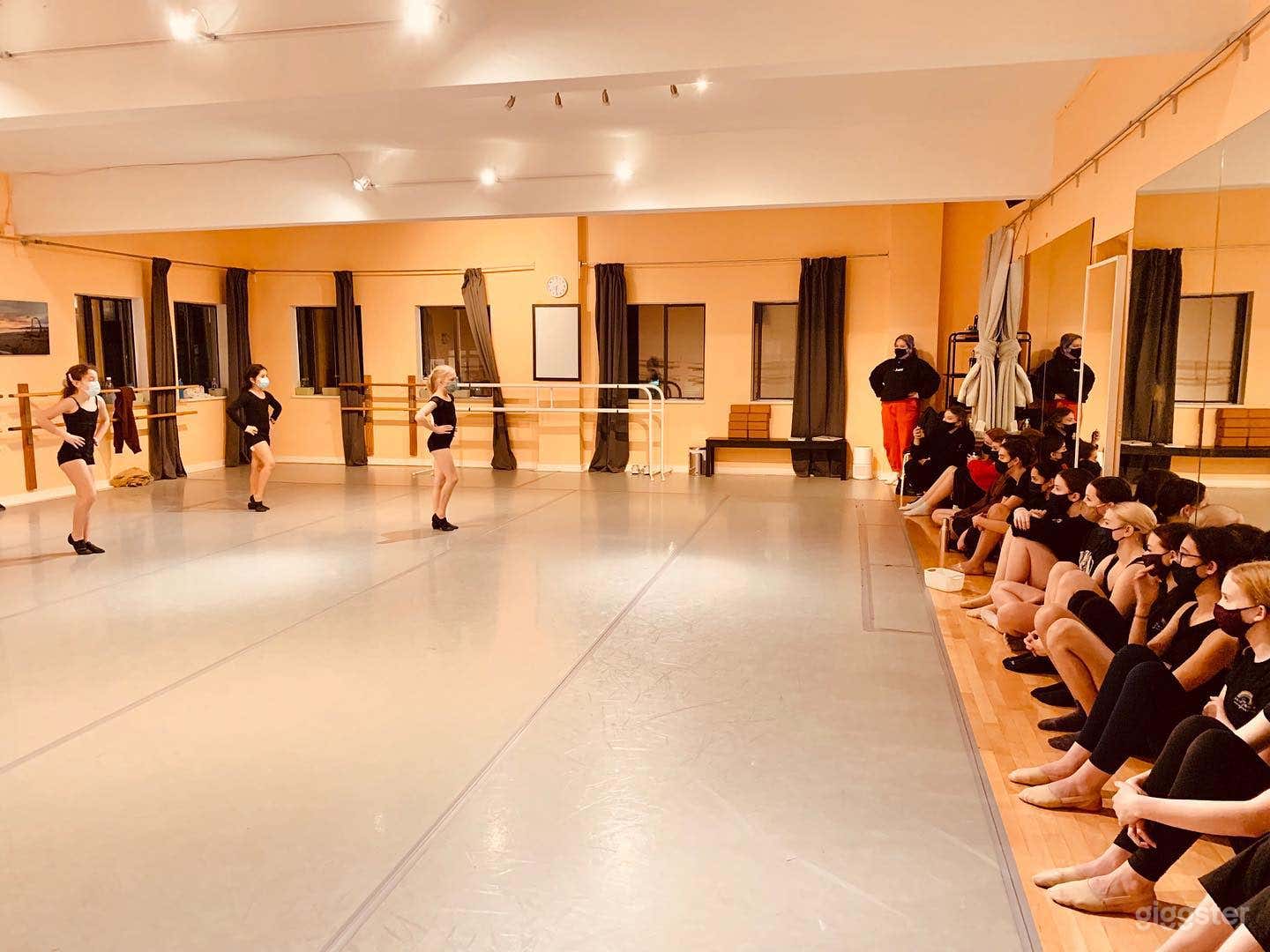 Peach Studio - Warm &amp; Welcoming Dance Studio 1  Photo 3