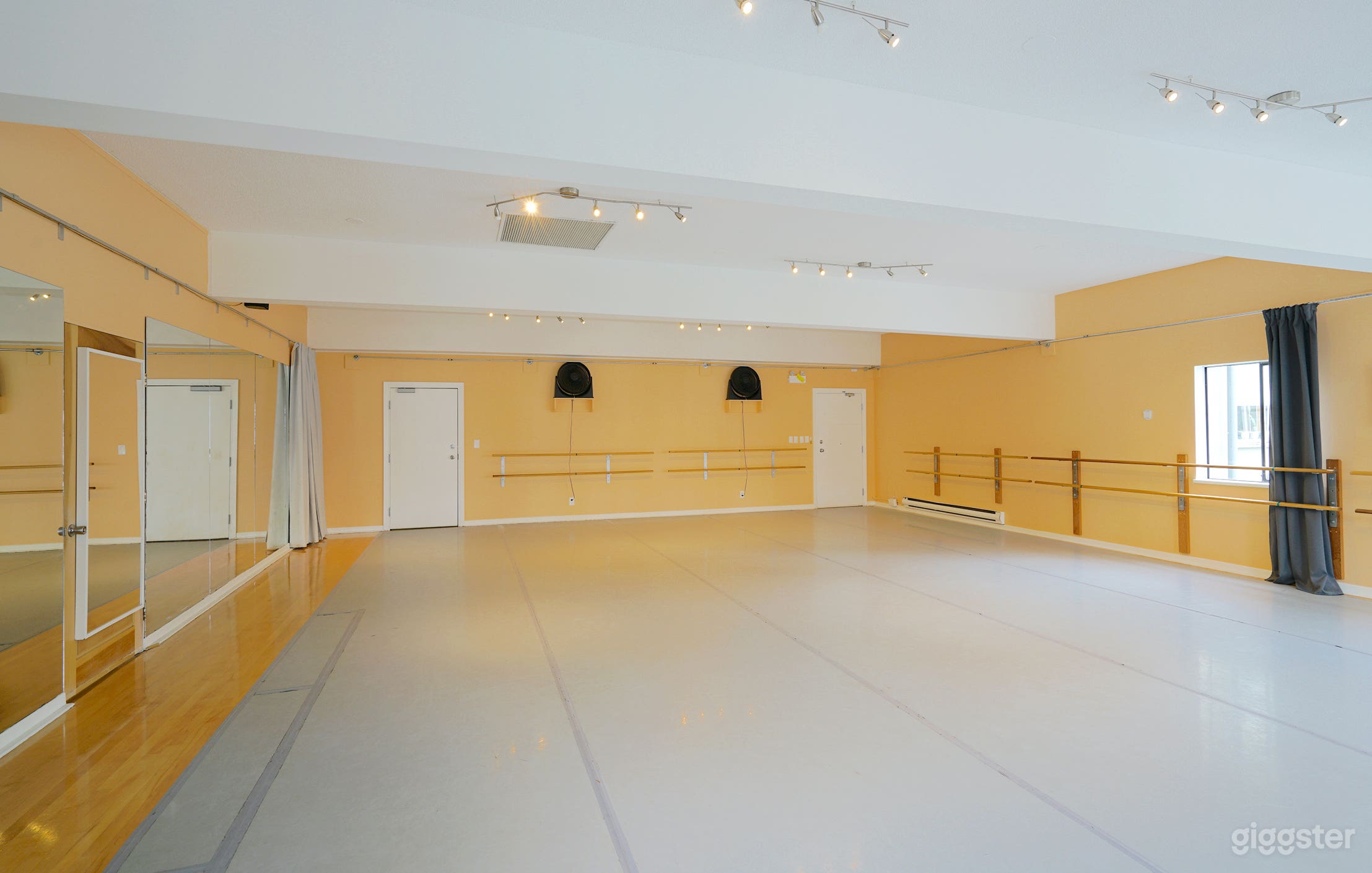 Peach Studio - Warm &amp; Welcoming Dance Studio 1  Photo 1