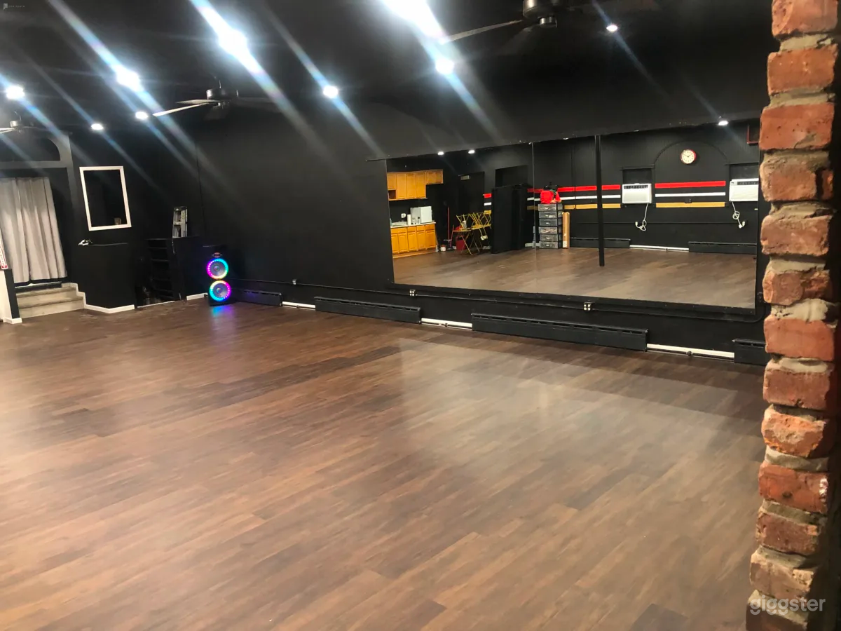 SPACIOUS MULTI USE EVENT SPACE - 2000sqft Photo 4