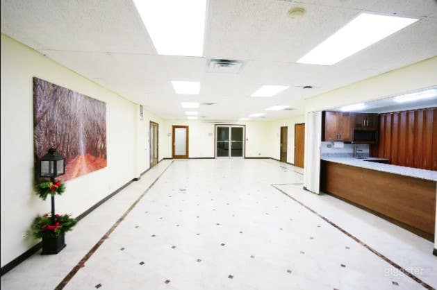 Classroom Near O’Hare  Photo 4