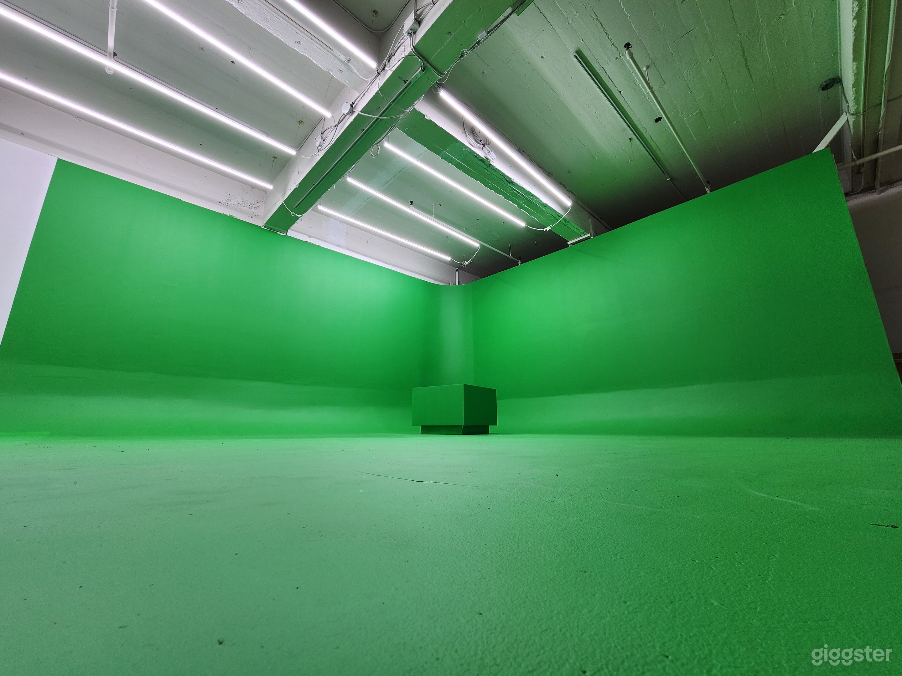 Green screen studio - photo, video, podcast, workshops Photo 2