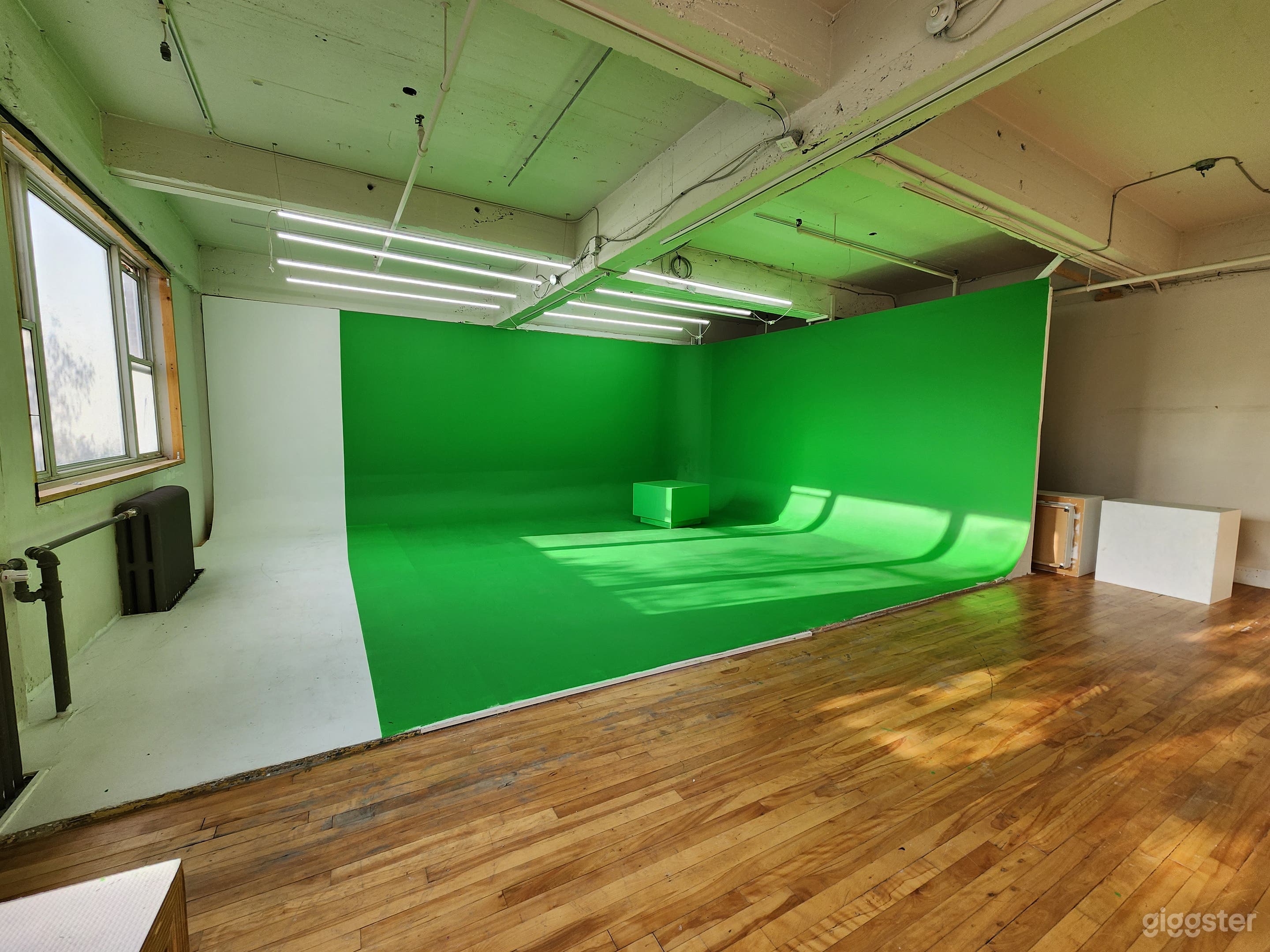 Green screen studio - photo, video, podcast, workshops Photo 3