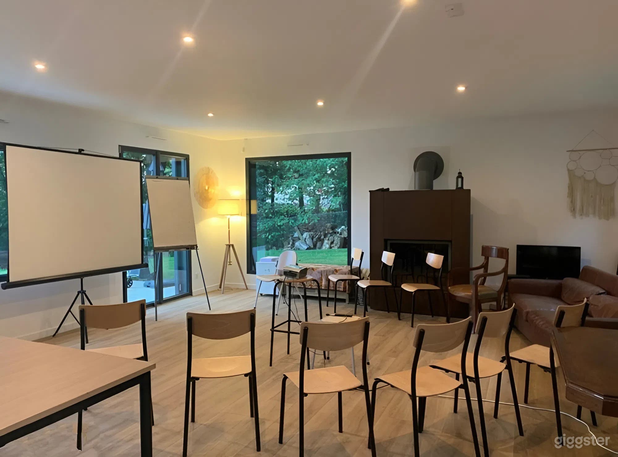 Photo de Retraite Éco-Conçue Entourée de Forêts 4