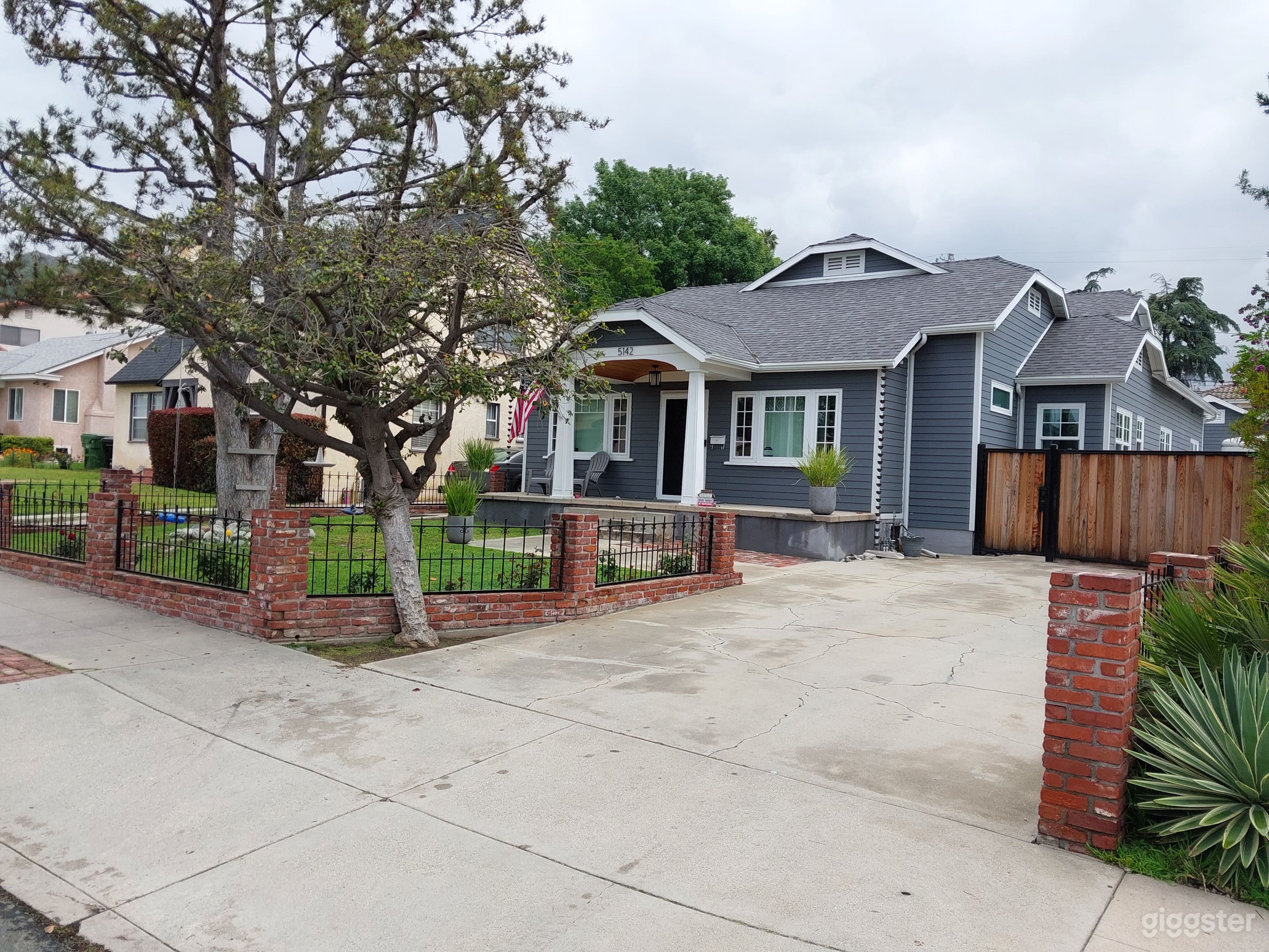 Driveway/Yard for Catering/Production/Staging Photo 4