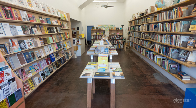  Librairie polyvalente & espace d'événements communautaires 