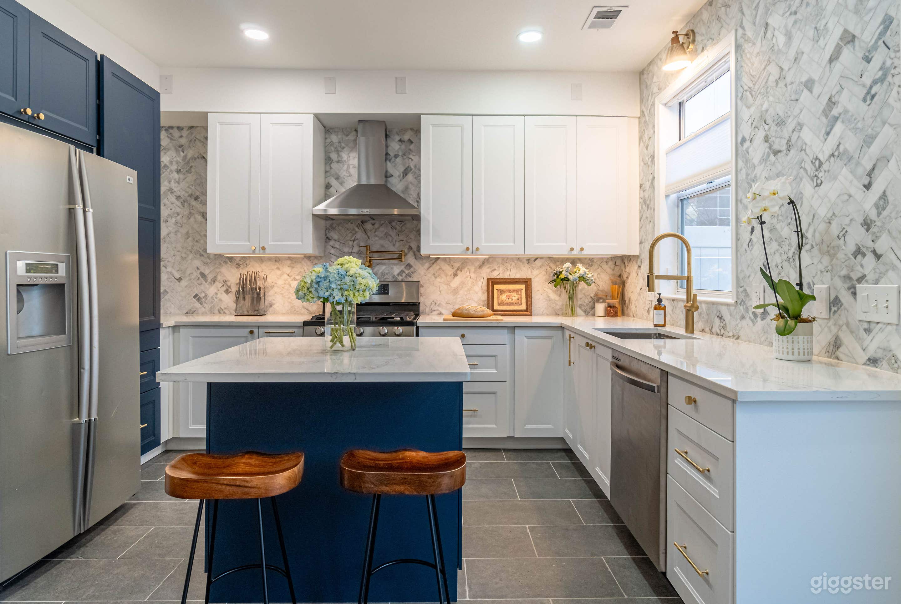 Modern Eclectic Haven in Vibrant Washington DC Photo 1