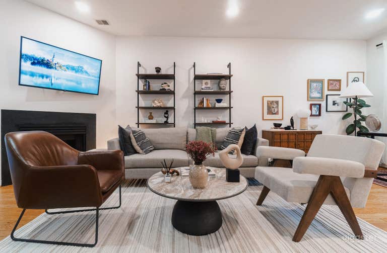  Modern Eclectic Haven in Vibrant Washington DC 