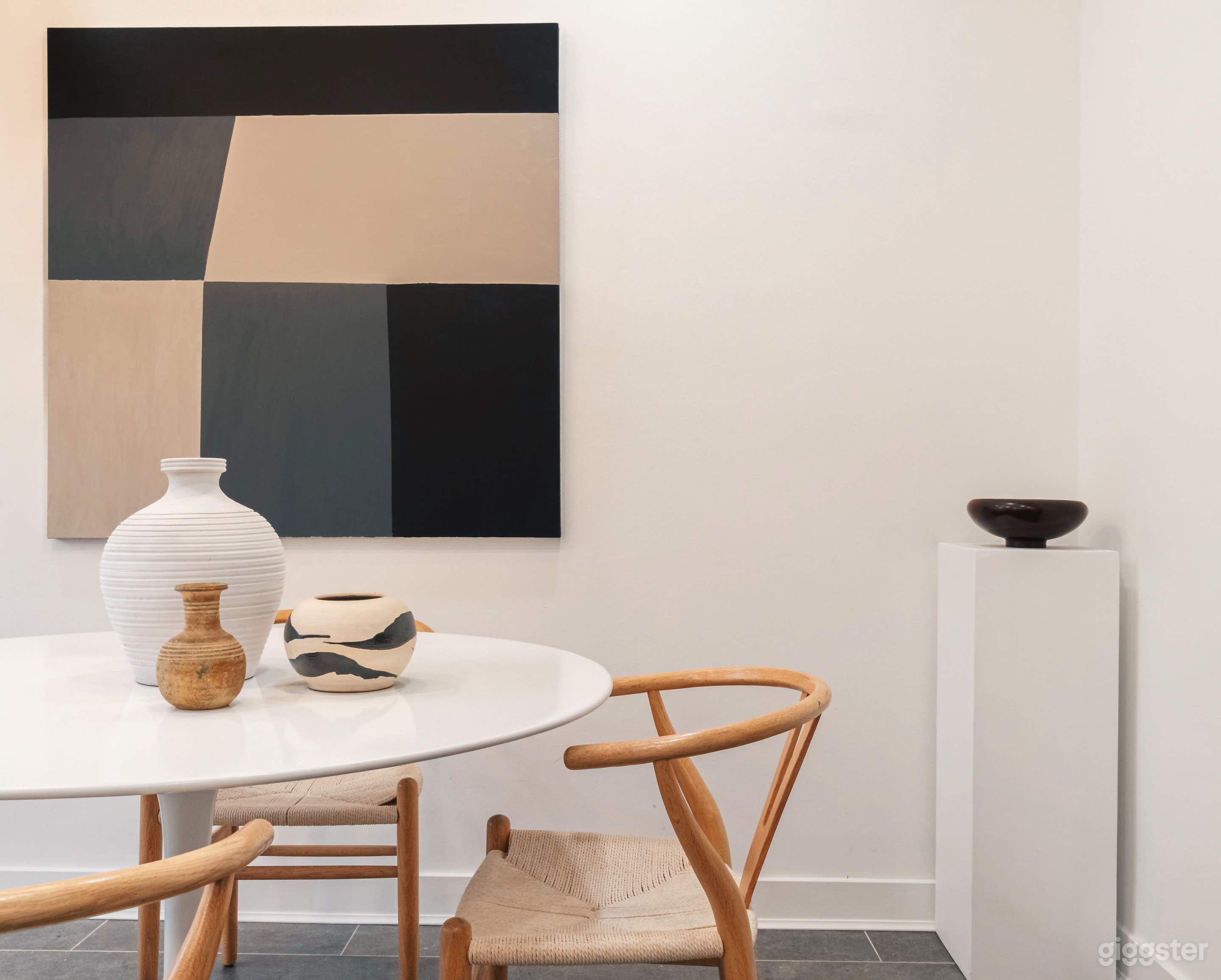 Modern Eclectic Haven in Vibrant Washington DC Photo 3