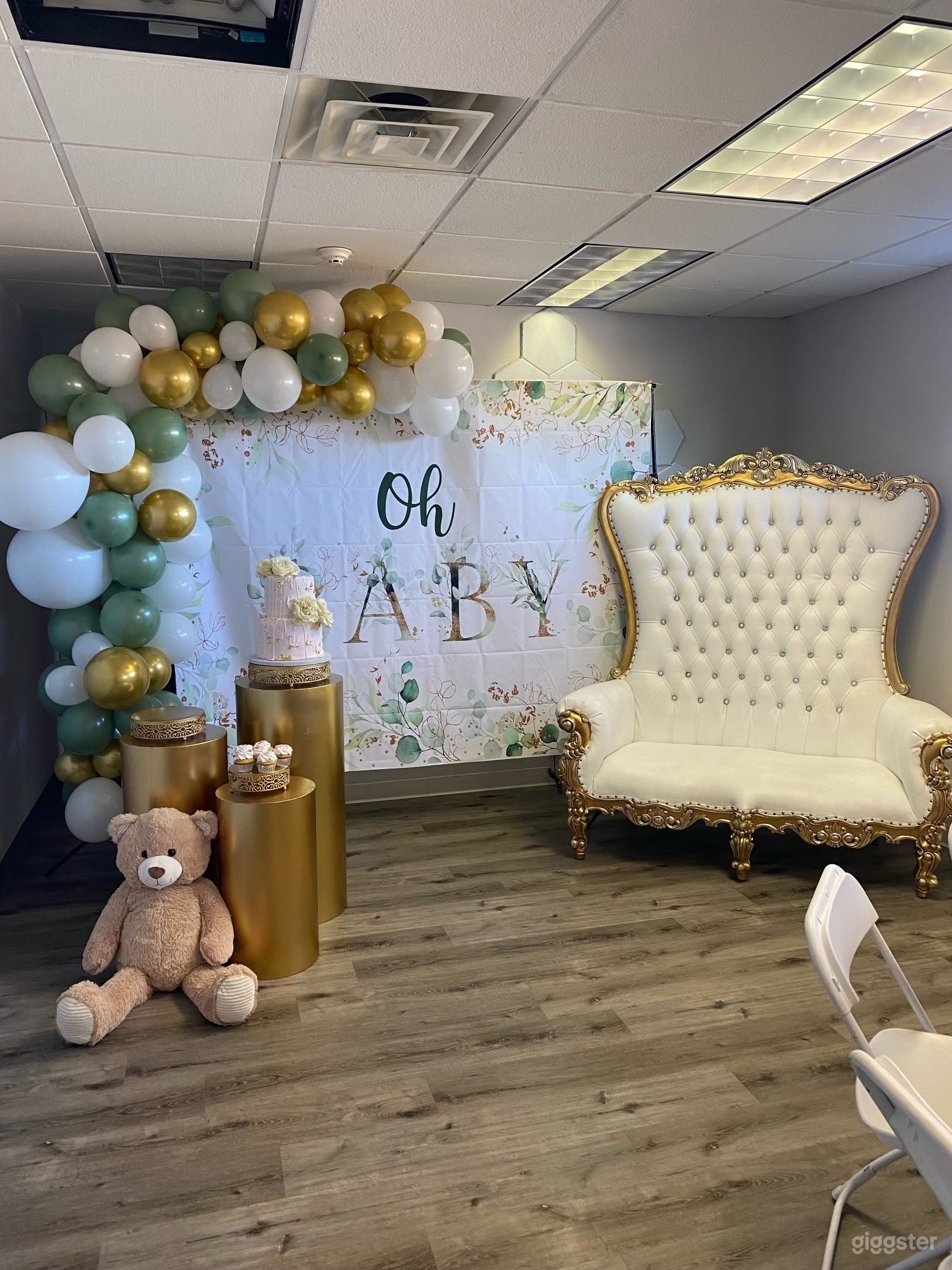 Luxurious Event/Photography Studio Commercial Space Photo 2