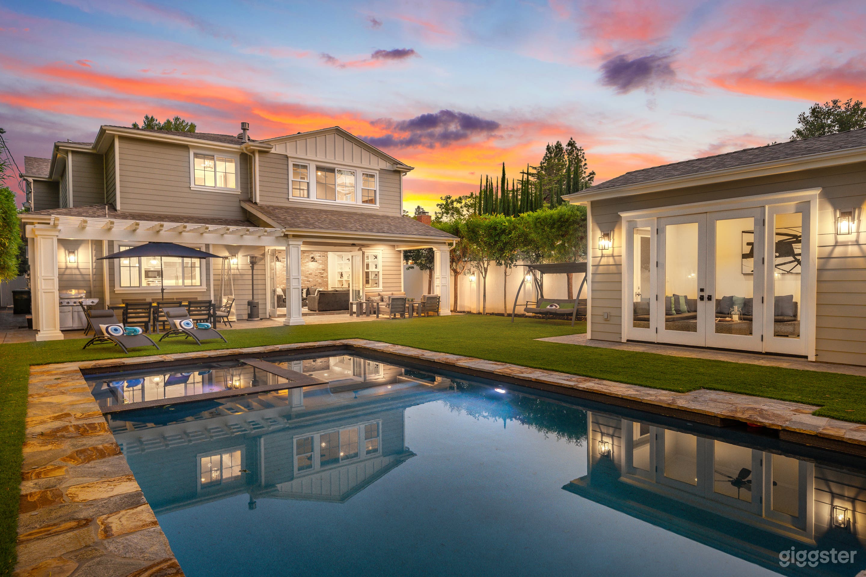 Ranch-Style Mansion w/ Contemporary Architecture Photo 2