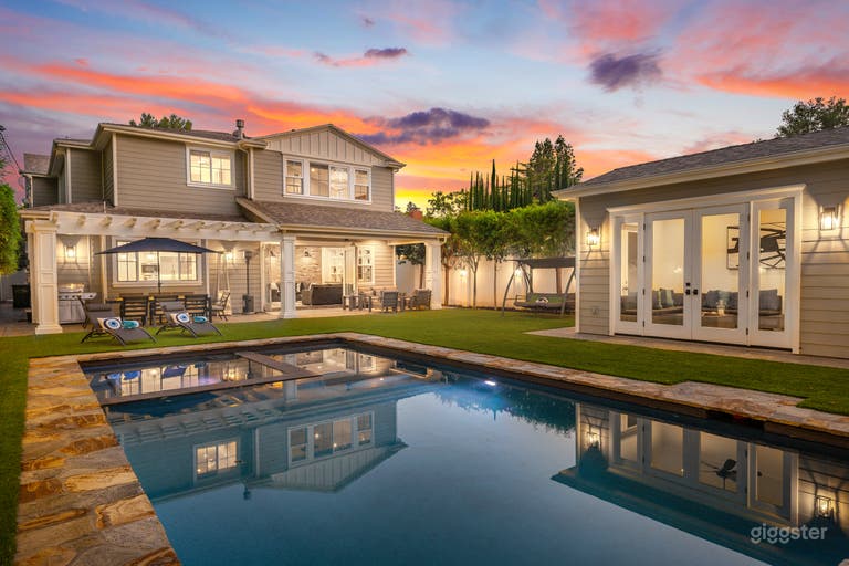  Ranch-Style Mansion w/ Contemporary Architecture 