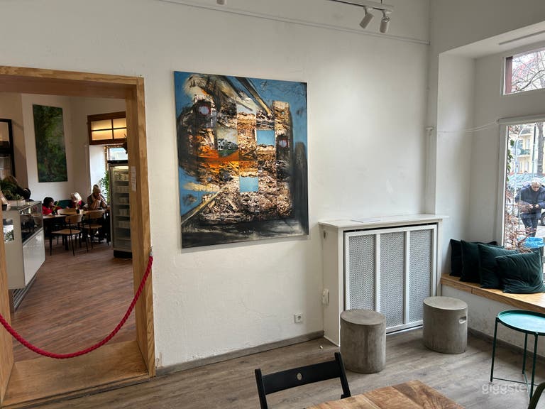  Kunstvolles Café mit Außenterrasse 