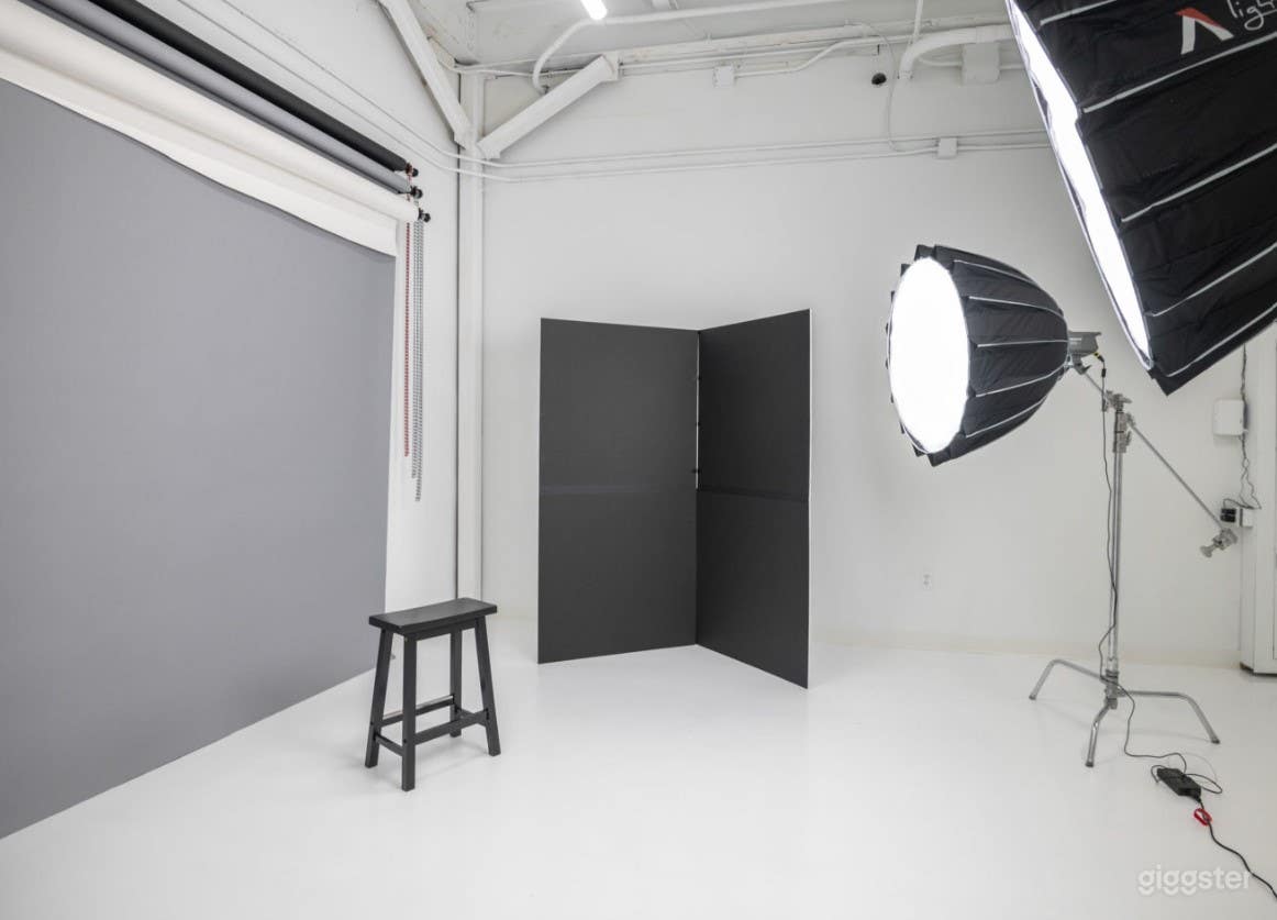 Classic Light Studio Photo 1