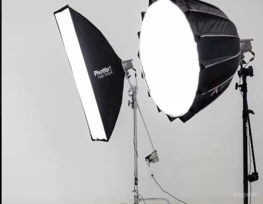 Classic Light Studio Photo 2